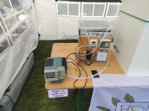 A oscilloscope powered by the water cooler A oscilloscope powered by the water cooler